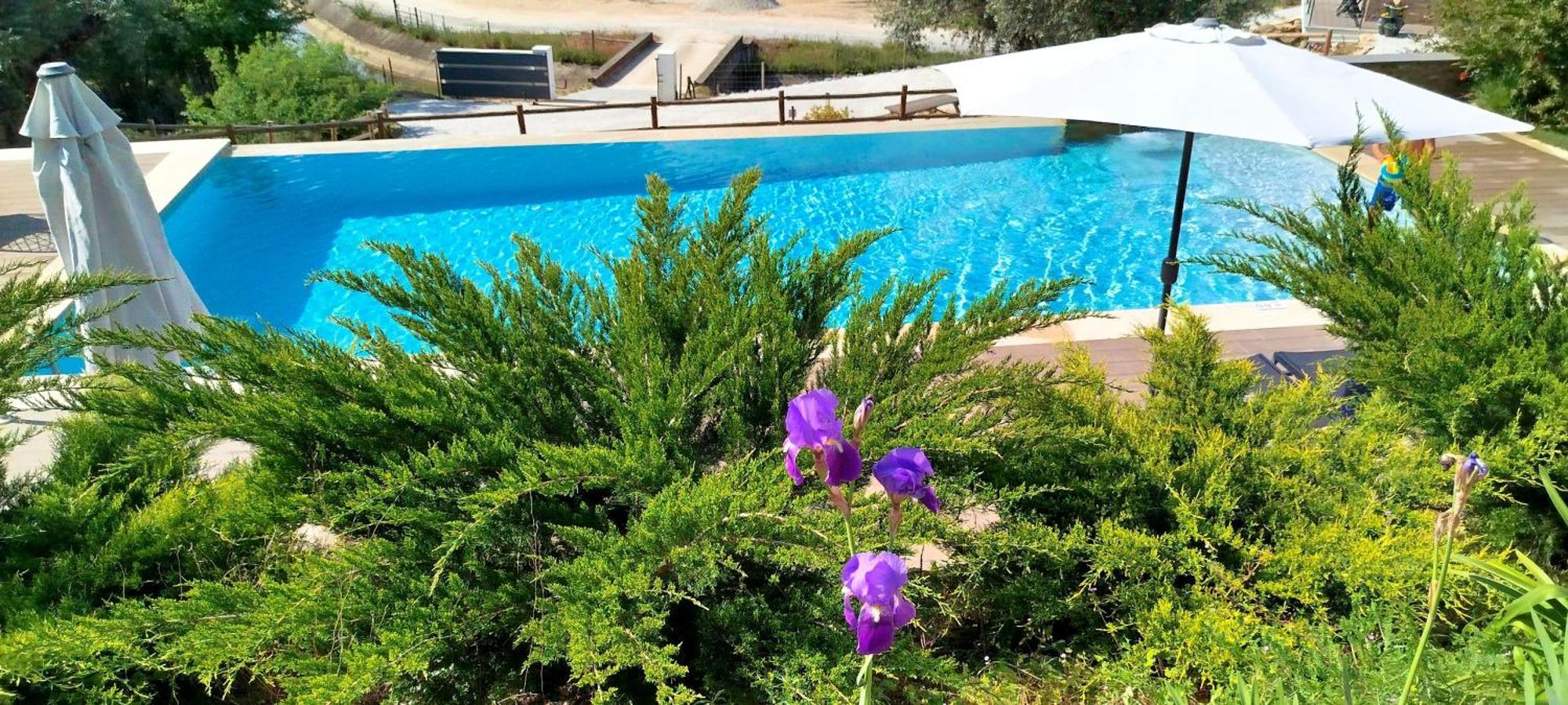 Villa Regadio โกวิลา ภายนอก รูปภาพ